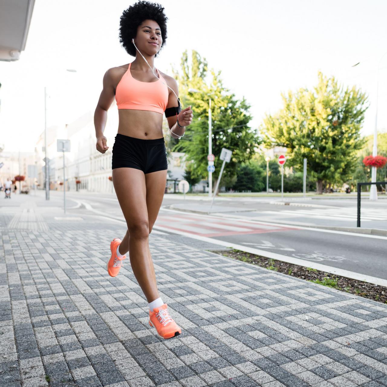 What Is Cardio? An Exercise Physiologist And Trainer Weigh In